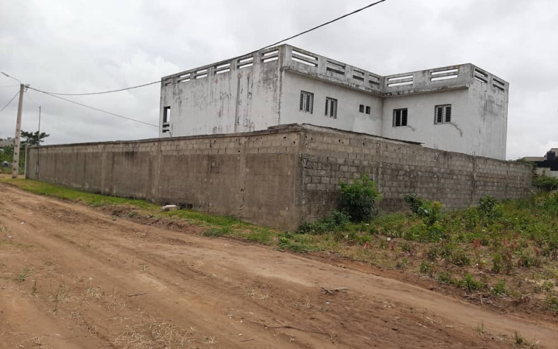 VENTE D'UNE MAISON R+2